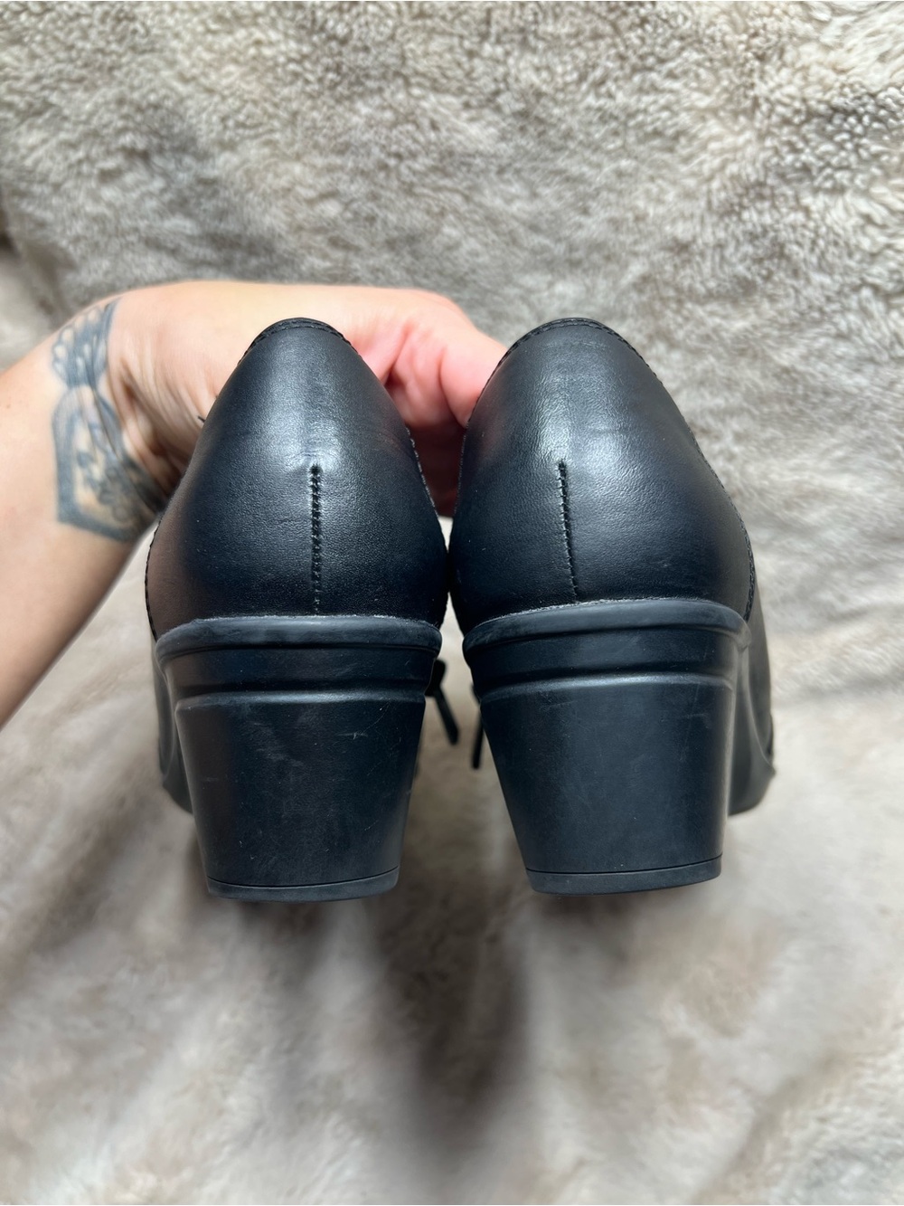 Clarks Black Bootie Womens size 7.5 - Picture 6 of 8